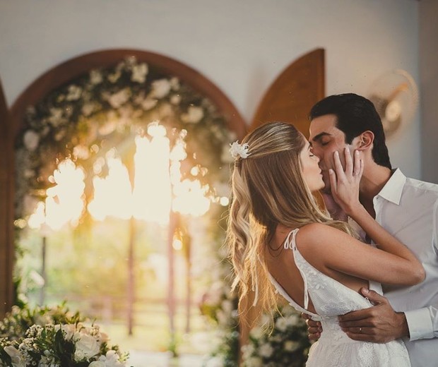 Bárbara Evans e Gustavo Theodoro no dia do seu casamento (Foto: Reprodução/Instagram)