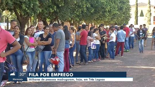 Mais de 2 mil pessoas fazem fila em seleção de emprego em Três Lagoas