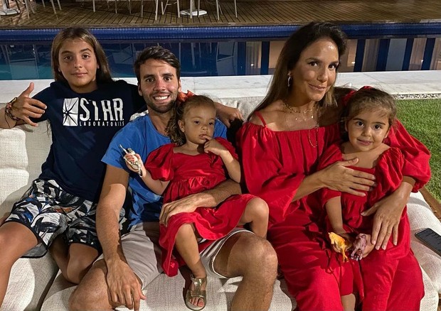 Ivete Sangalo com a família (Foto: Reprodução/Instagram)
