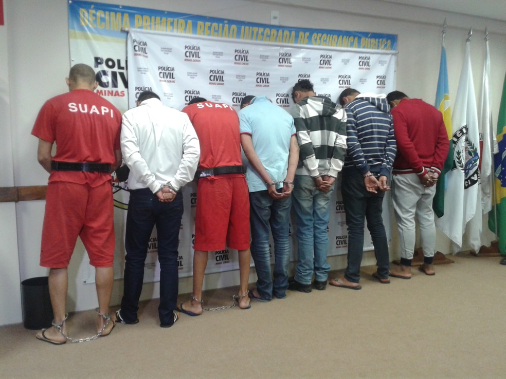 Outros presos durante as operaes "Novo Cangao" e "Dinamite" em 2015  Foto: Michelly Oda / G1