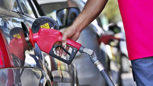 Preço da gasolina ultrapassa os R$ 5 na quinta semana consecutiva de aumento
