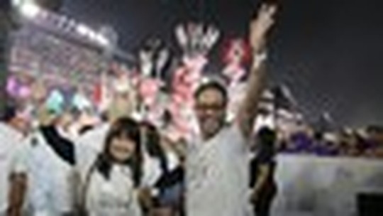 Lúcio Mauro Filho comemora volta de Carnaval após pandemia: "Me emociono muito"