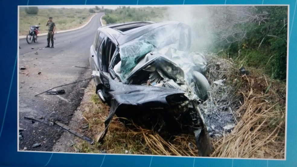 Acidente na BR-367 matou homem de 30 anos; corpo foi levado ao IML de Almenara (Foto: Reprodução/ InterTV)