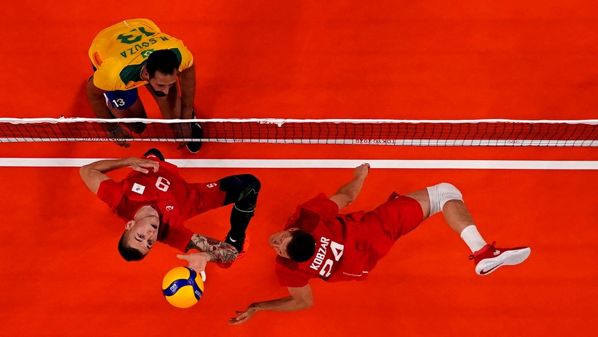 Brasil é presa fácil para Rússia e perde primeira no vôlei ...