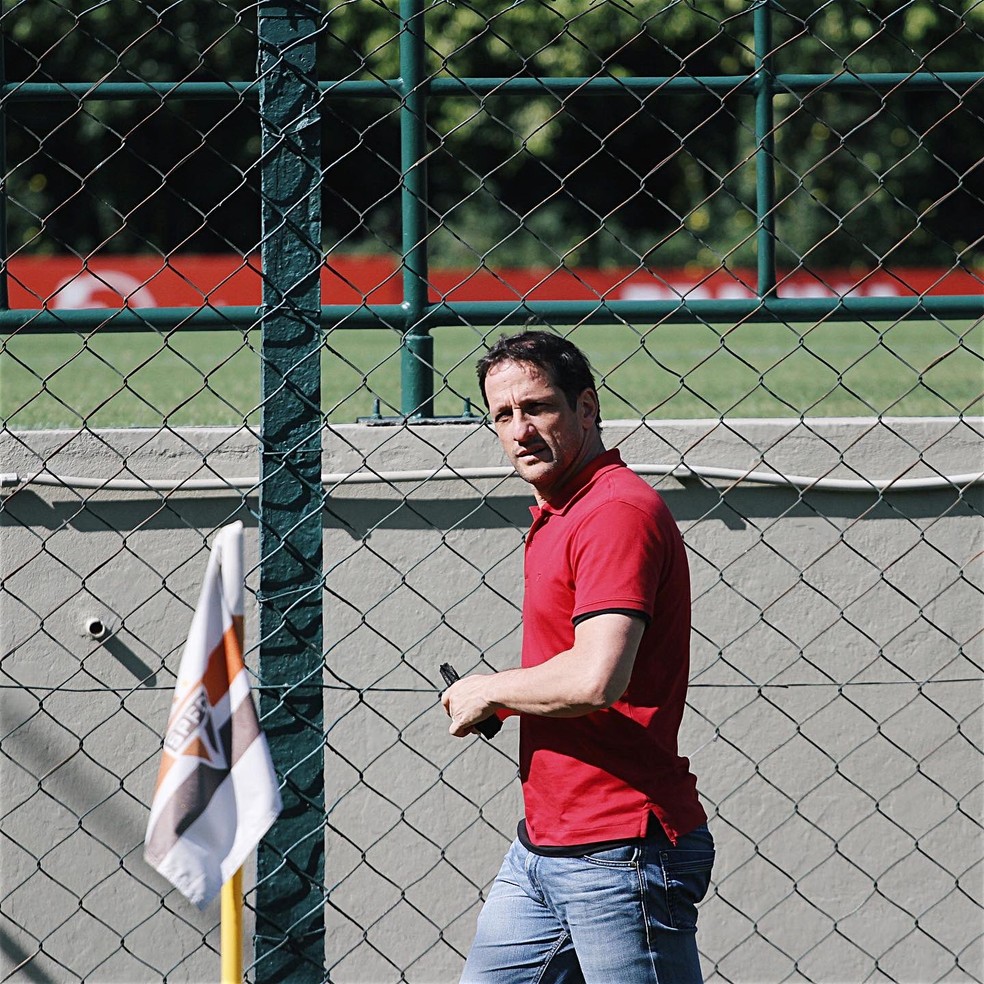 Belletti, em visita ao CT do São Paulo em julho — Foto: São Paulo FC