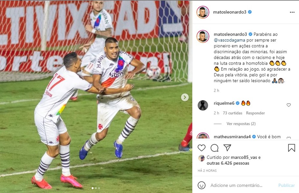 Autor do gol da vitória, Léo Matos celebrou a luta do Vasco contra a discriminação — Foto: Reprodução