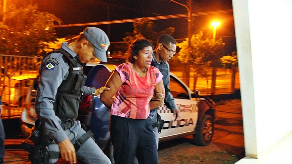 Mulher foi presa depois de denÃºncia feita pela irmÃ£ dela â Foto: PM-MT/ DivulgaÃ§Ã£o
