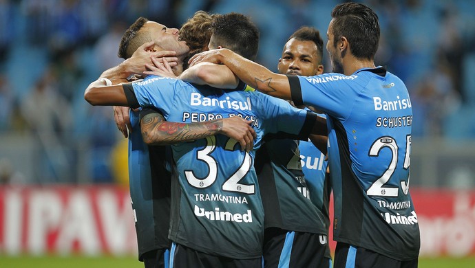 Grêmio faz pacto para aguentar série e espera rara pausa por pulo do gato