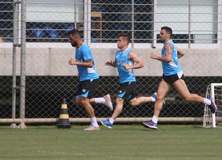 Poupados contra Sport, Maicon, Luan e Ramiro realizam treinos físicos