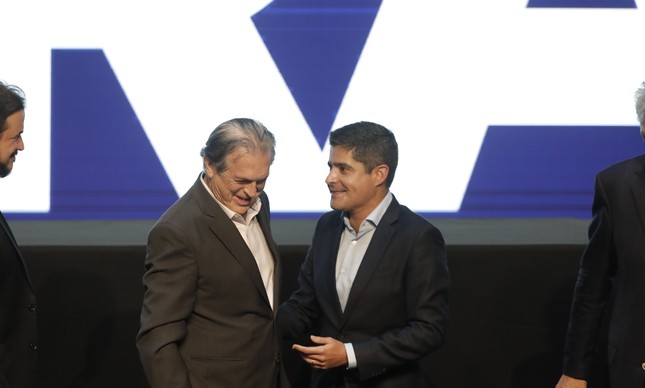 Luciano Bivar e ACM Neto, do União Brasil