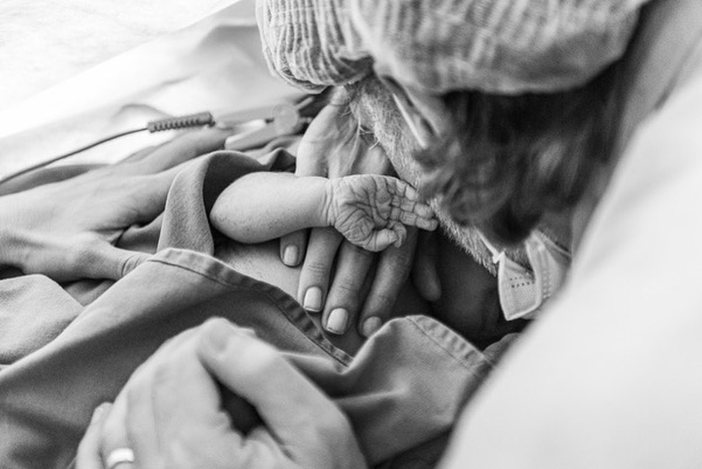 Alana, filha de Fabio Assunção e Ana Verena, nasceu dia 27 de abril — Foto: Reprodução/Instagram/Daniela Justos
