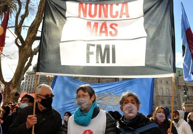 Argentina ainda tem dívida pendente com o fundo (Foto: Enrique Garcia/EPA via BBC)