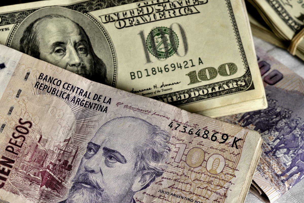 Na Argentina, dólar atinge nova máxima no mercado paralelo