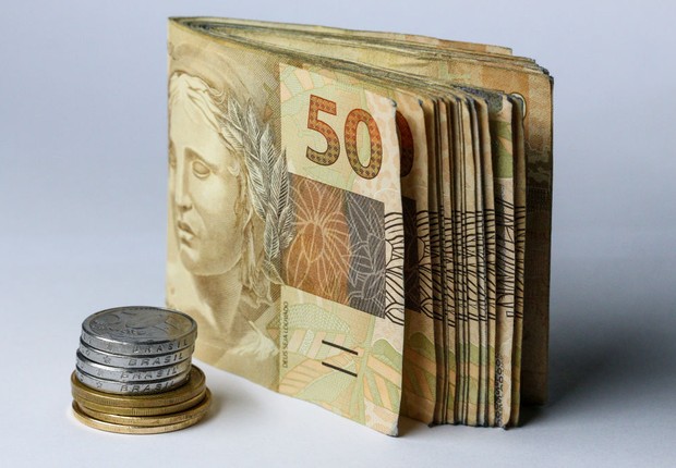 real, moeda, dinheiro, dívida, dívidas, inflação, endividamento (Foto:  NurPhoto / GettyImages)