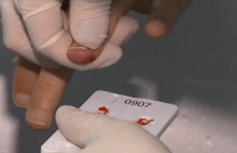 Profissionais far&atilde;o testes r&aacute;pidos de Covid-19 em Pirapozinho &mdash; Foto: Reprodu&ccedil;&atilde;o/RPC 