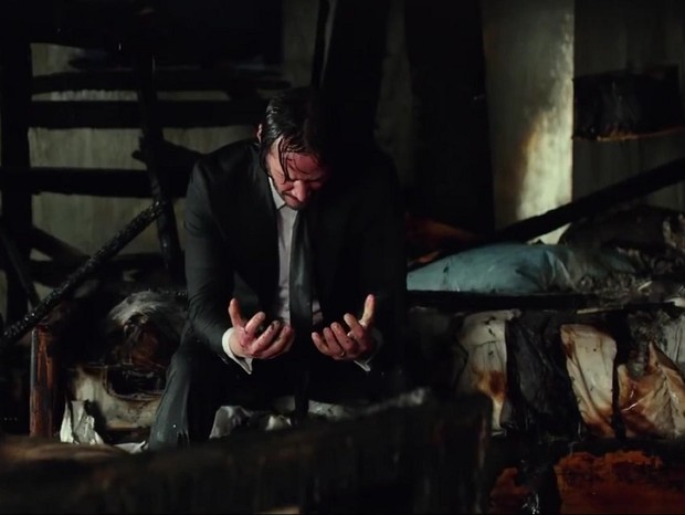 Muito sangue escorreu pelas mãos de John Wick em três filmes - e vem o quarto por aí (Foto: reprodução)