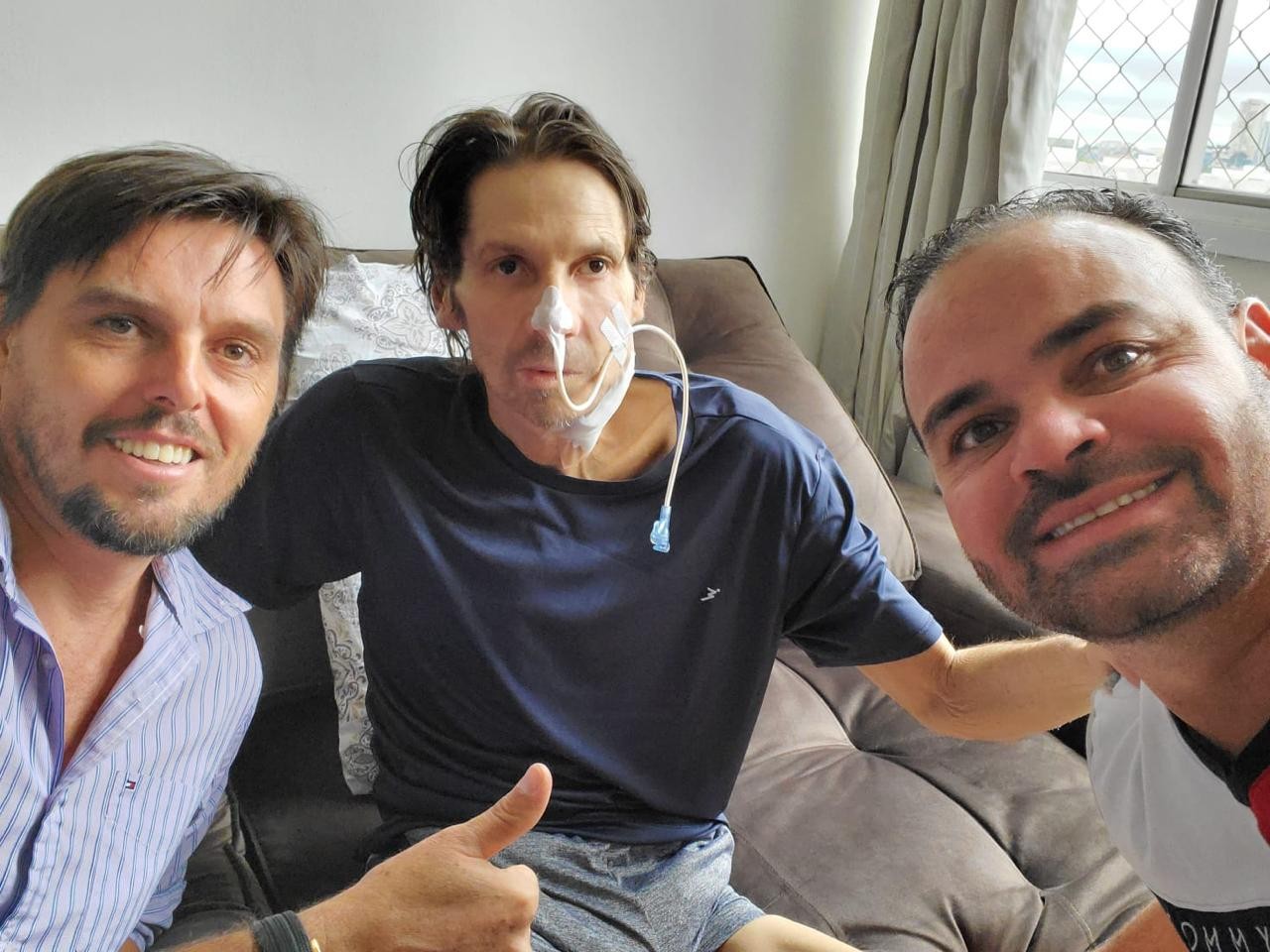 Asa Branca, que está com câncer, recebe visita de amigos Gilmar e Jobinho (Foto: Reprodução)