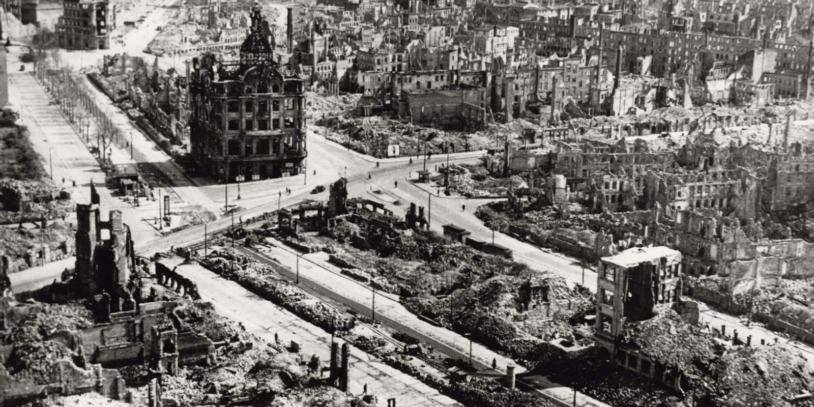 Cidade alemã destruída durante a Segunda Guerra Mundial (Foto: Reprodução)