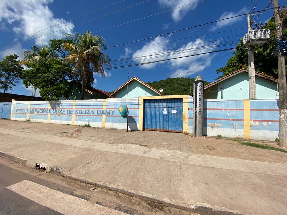 Diretora e secretário são sequestrados em escola de MS durante roubo de  carro | Mato Grosso do Sul | G1