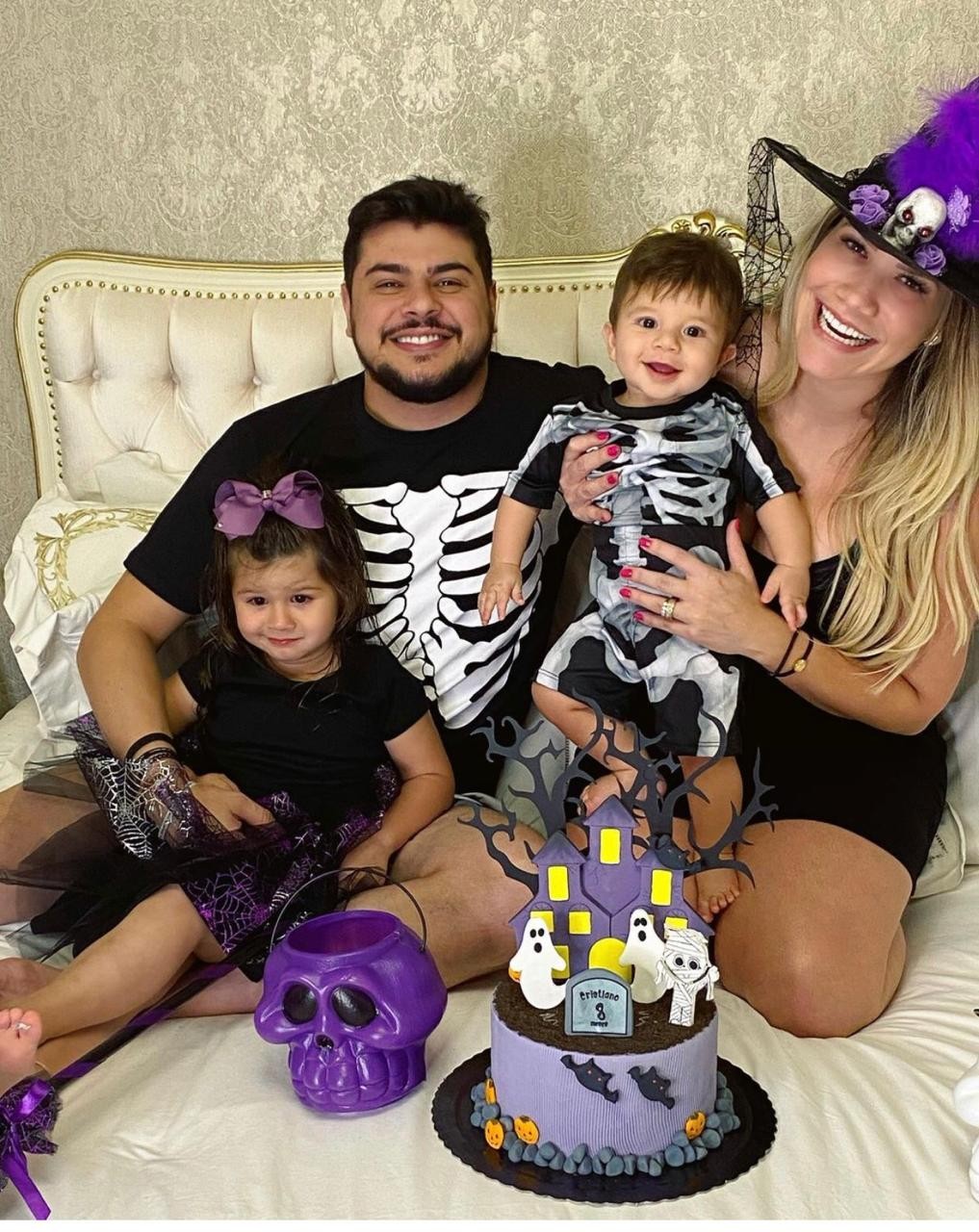 Cristiano, da dupla com Zé Neto, e Paula Vaccari celebram os 8 meses do filho caçula (Foto: Divulgação)