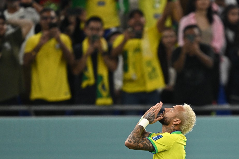 Neymar comemora seu primeiro gol na Copa
