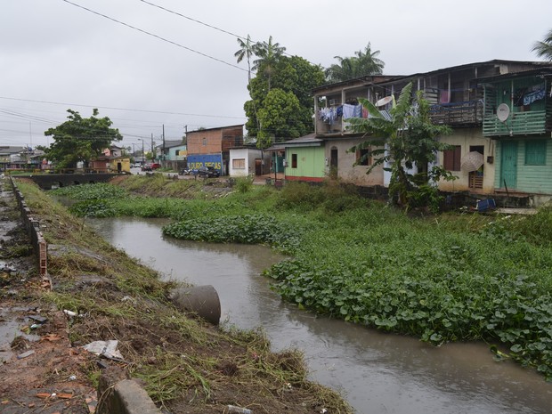Obstrução de canais é pricipal causa de alagamentos na cidade, afirma Defesa Civil (Foto: Dyepeson Martins/G1)