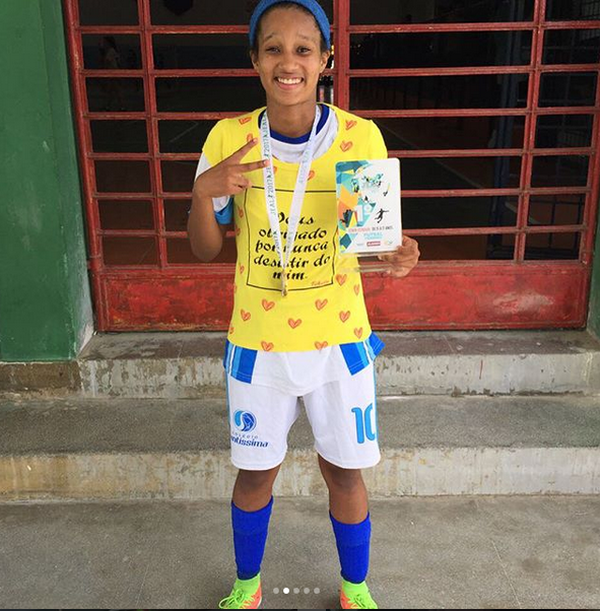 Xodó do Corinthians, Pedrinho incentiva carreira da irmã no futsal: 