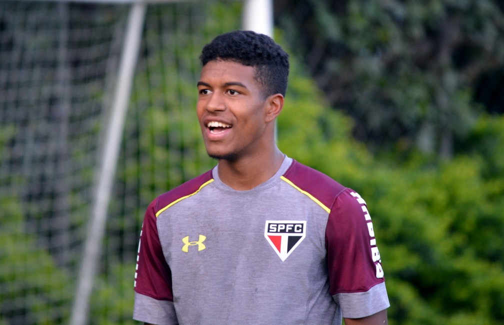 Léo Natel tem pré-contrato com o Corinthians — Foto:  Érico Leonan / saopaulofc.net 