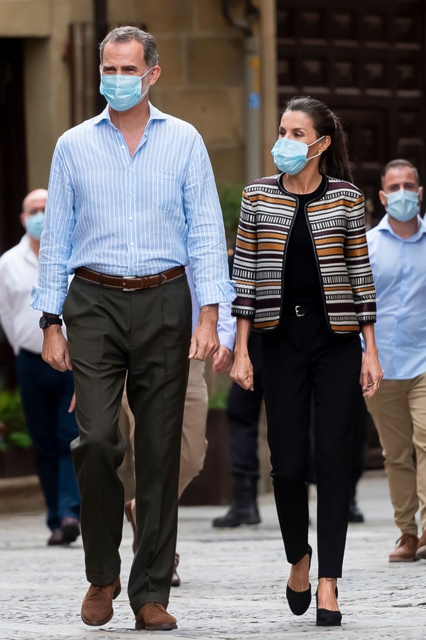 SANTO DOMINGO DE LA CALZADA, SPAIN - JULY 10: King Felipe of Spain and Queen Letizia of Spain are seen during a visit to Santo Domingo de la Calzada on July 10, 2020 in Santo Domingo de la Calzada, Spain. This trip is part of a royal tour that will take K (Foto: Getty Images)