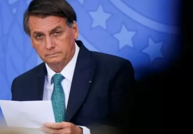 Em uma transmissão na internet, Bolsonaro chegou a sugerir que o TSE disponibilizasse um 'cabo' para que os votos também fossem totalizados por computadores das Forças Armadas (Foto: Reuters (via BBC))