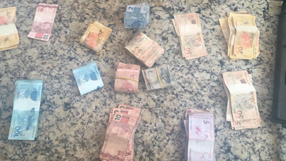 Mulheres estavam com R$ 27 mil — Foto: BPRv