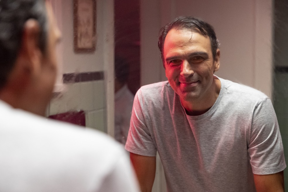 Tadeu Schmidt na campanha de fim de ano da Globo — Foto: Globo/Fábio Rocha