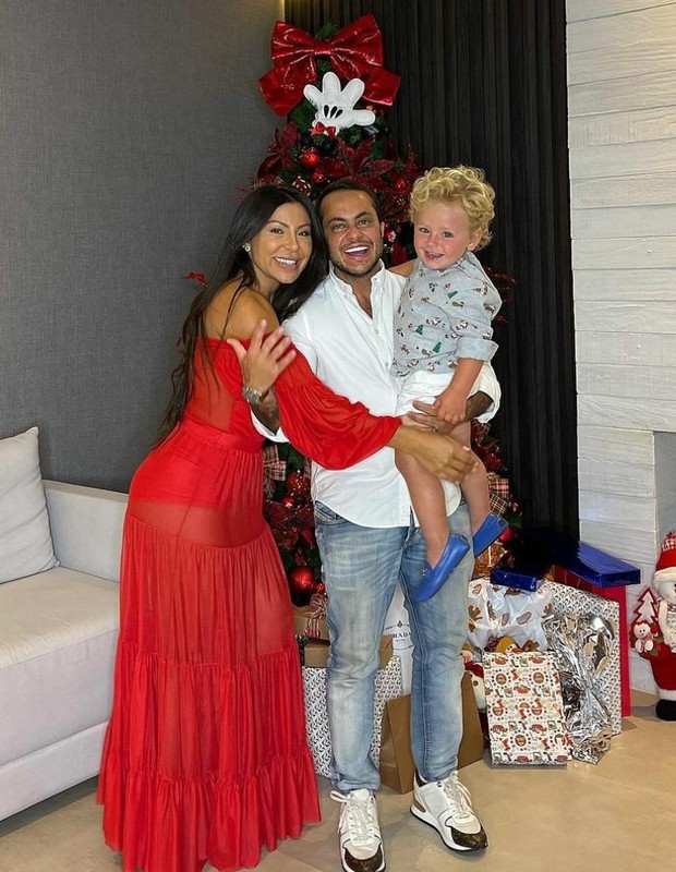 Andressa Ferreira e Thammy Miranda com filho (Foto: Instagram)