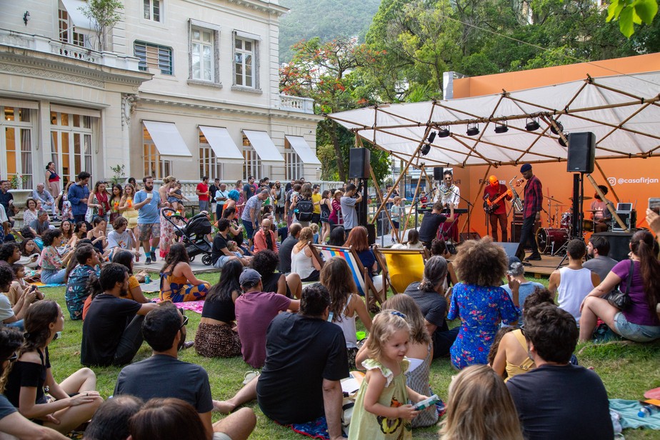 Projeto Verão na Casa Firjan leva música ao jardim do espaço