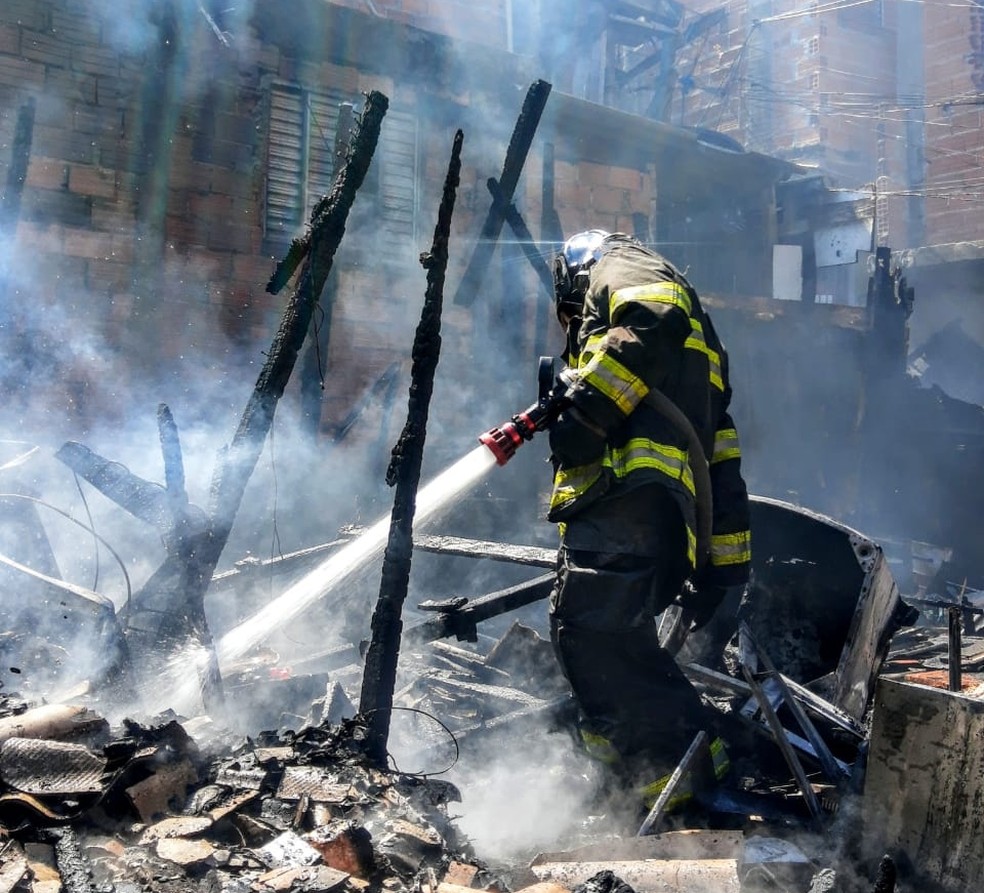 Criança morre queimada durante incêndio em comunidade na Zona Norte de São  Paulo | São Paulo | G1