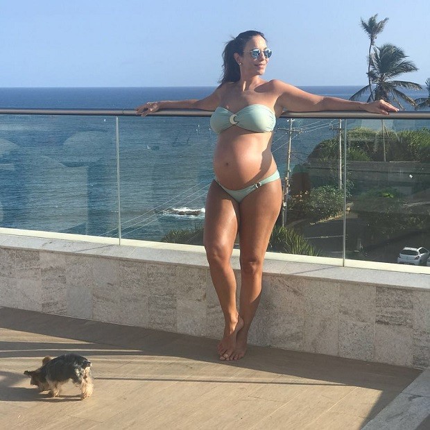 Ivete Sangalo radiante com o barrigão de grávida (Foto: Reprodução/ Instagram)