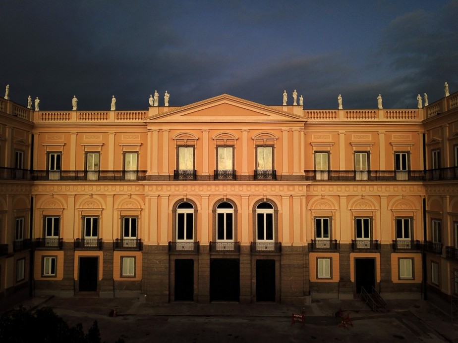 Museu Nacional, com fachada recuperada, se preparada para as comemorações do bicentenário da Independência