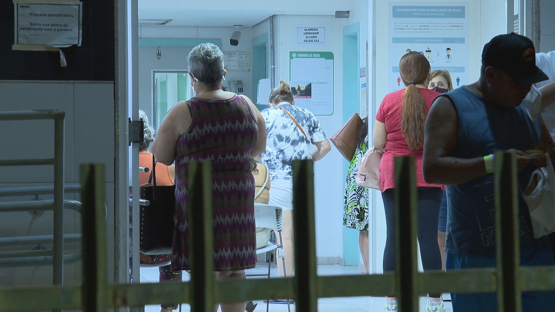 Pacientes denunciam demora, falta de profissionais e lotação no hospital do IPSEMG em BH