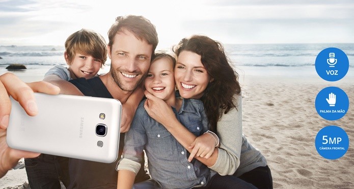 Câmera frontal de 5 Mpx garante selfies excelentes (Foto: Divulgação / Samsung)