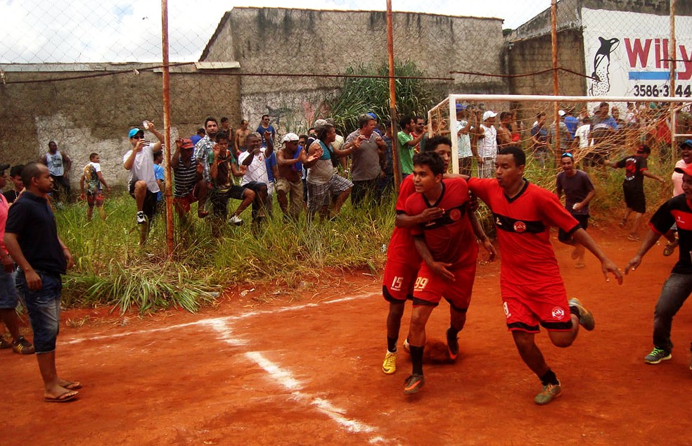 Dudu comemora gol contra o PCM, em final pelo Explosão — Foto: Acervo pessoal