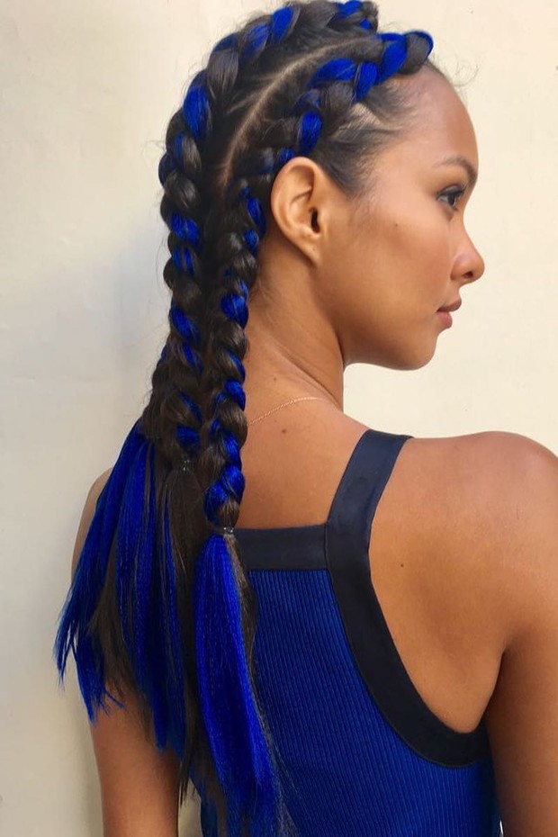 Coachella 2018: o penteado da vez combina trança e fitas coloridas - Vogue  | beleza