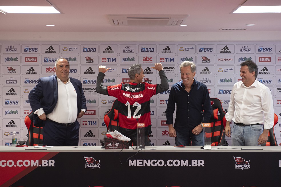 Paulo Sousa apresenta projeto ao elenco do Flamengo com novos velhos hábitos