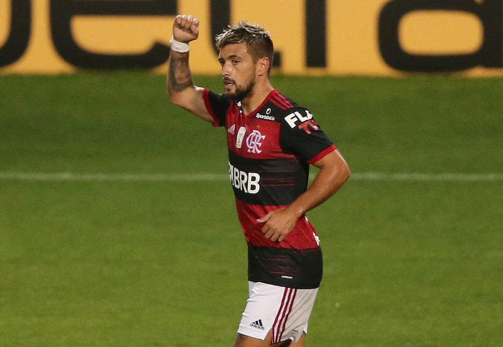 Arrascaeta comemora gol da vitória do Flamengo — Foto: REUTERS/Rodolfo Buhrer