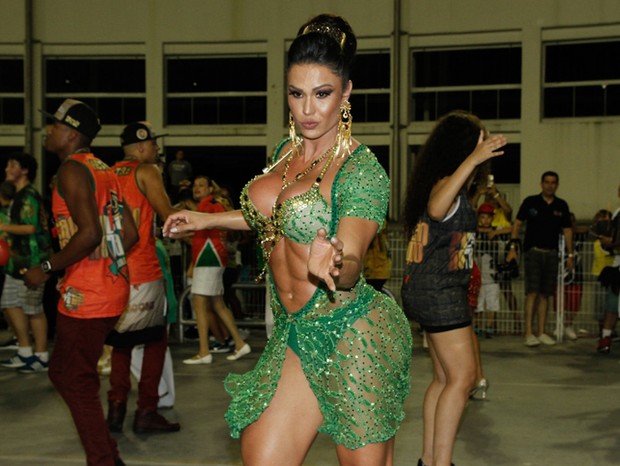 Gracyanne Barbosa na X-9 Paulistana (Foto: Amauri Nehn/Brazil News)