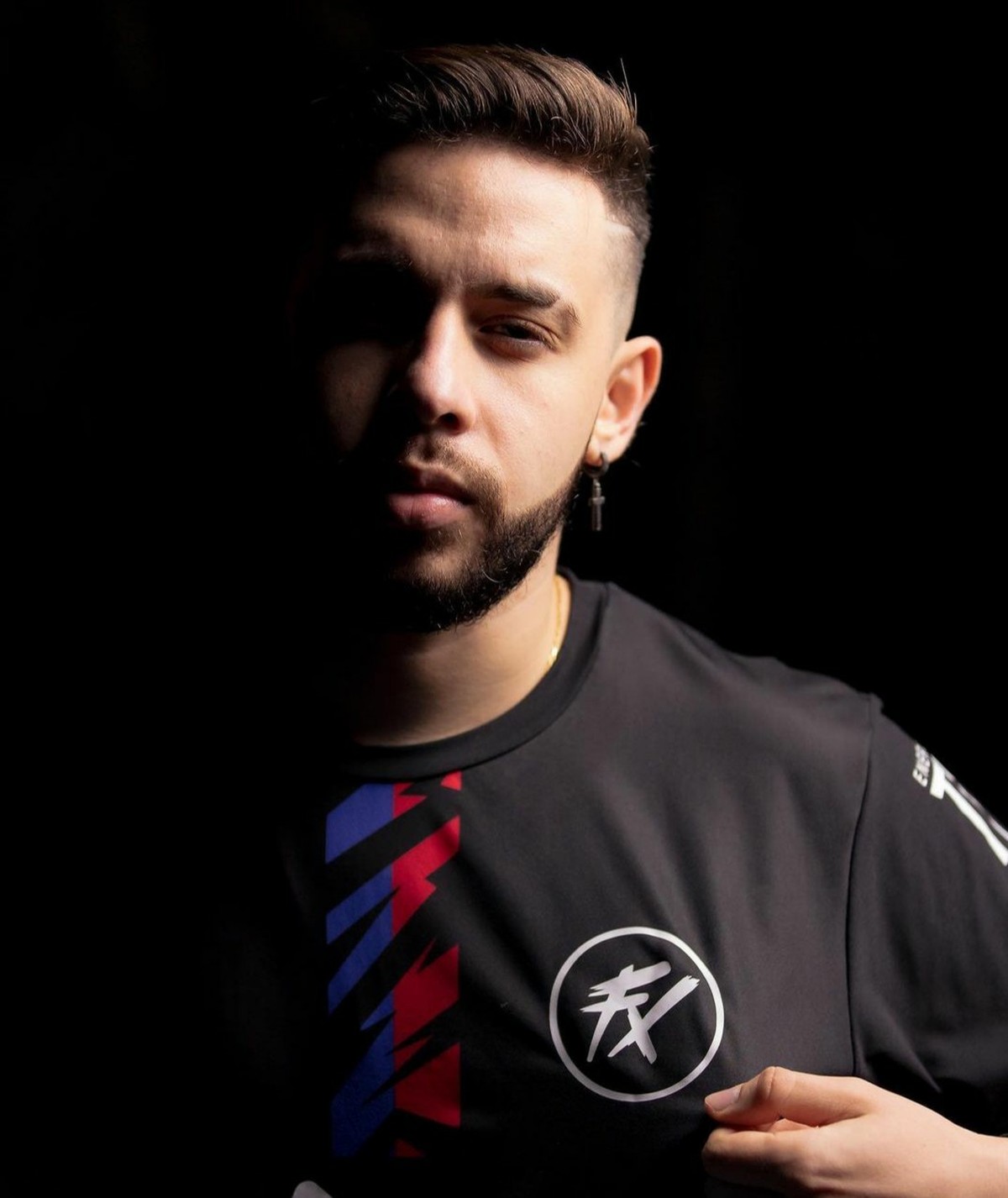 Buxexa é desligado do Fluxo após comentários transfóbicos em live