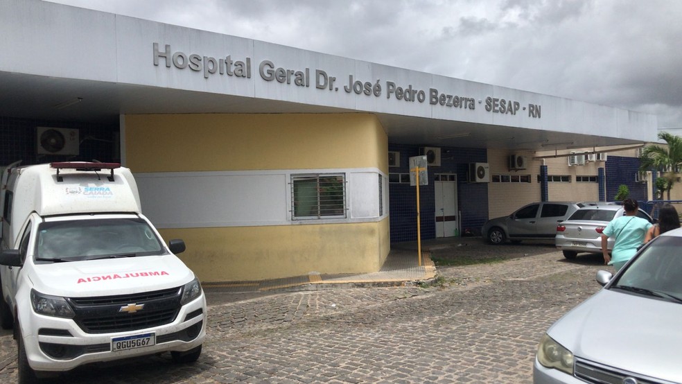 Policial baleado foi atendido no Hospital Santa Catarina, na Zona Norte de Natal — Foto: Geraldo Jerônimo/Inter TV Cabugi
