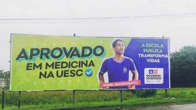Sucesso de Janiel no Enem foi estampado em outdoor no seu Estado, a Bahia (Foto: ARQUIVO PESSOAL/JANIEL SACRAMENTO)