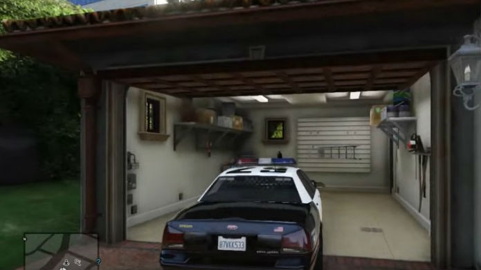 Jogando como policial em GTA 5: estacione a viatura na garagem do Michael (Foto: Reprodução/Thomas Schulze)