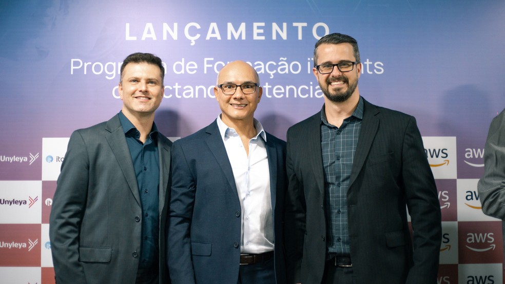Paulo Camargo, Engels Rego e Alexandre Álvaro: fusão de fundadores da proDevs e iTalents — Foto: Divulgação
