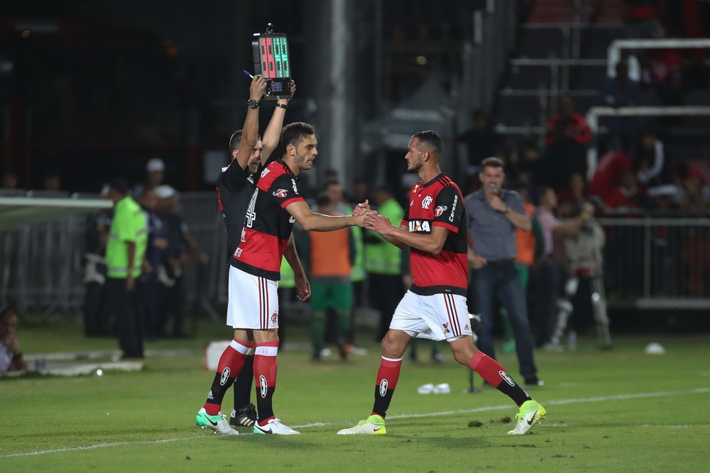 Réver não se recupera de pancada e está fora do jogo contra o Bahia